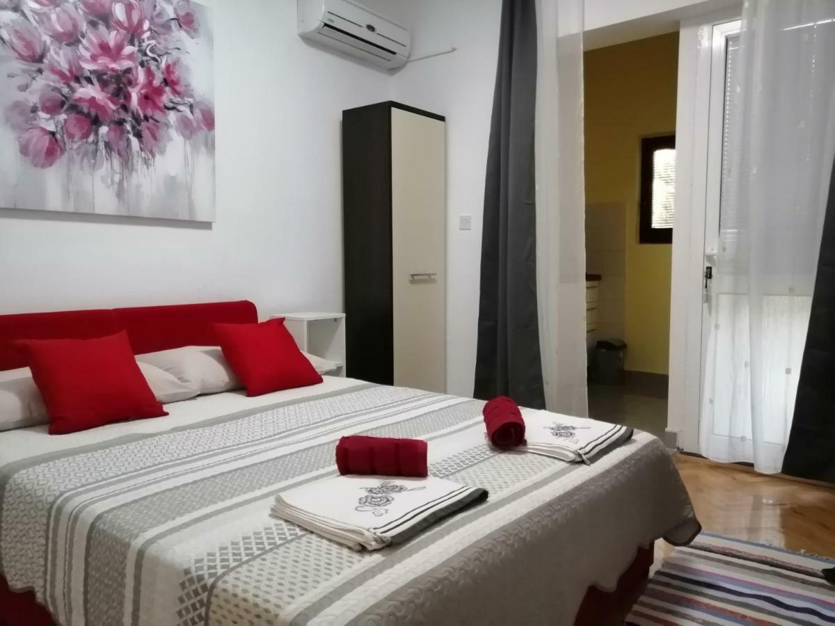 Apartmani Korina Stari Grad Kültér fotó